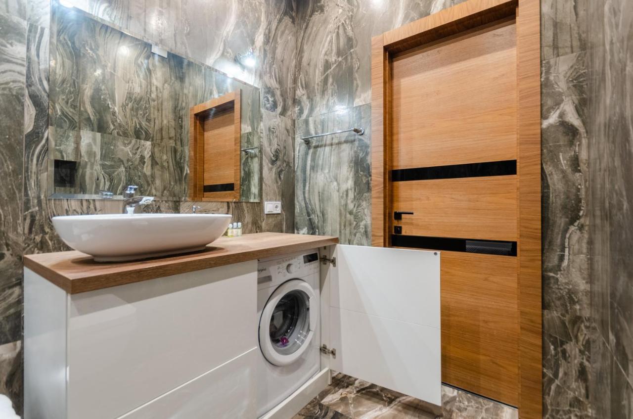 Petrovdom Apartaments 8-188 In Rc Central Park, 7 John Mccain Street เคียฟ ภายนอก รูปภาพ
